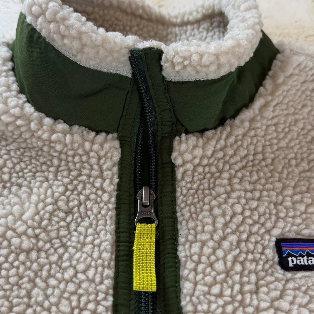 Patagonia Kids' Retro-X Fleece Vest beige and green Kids Size 10